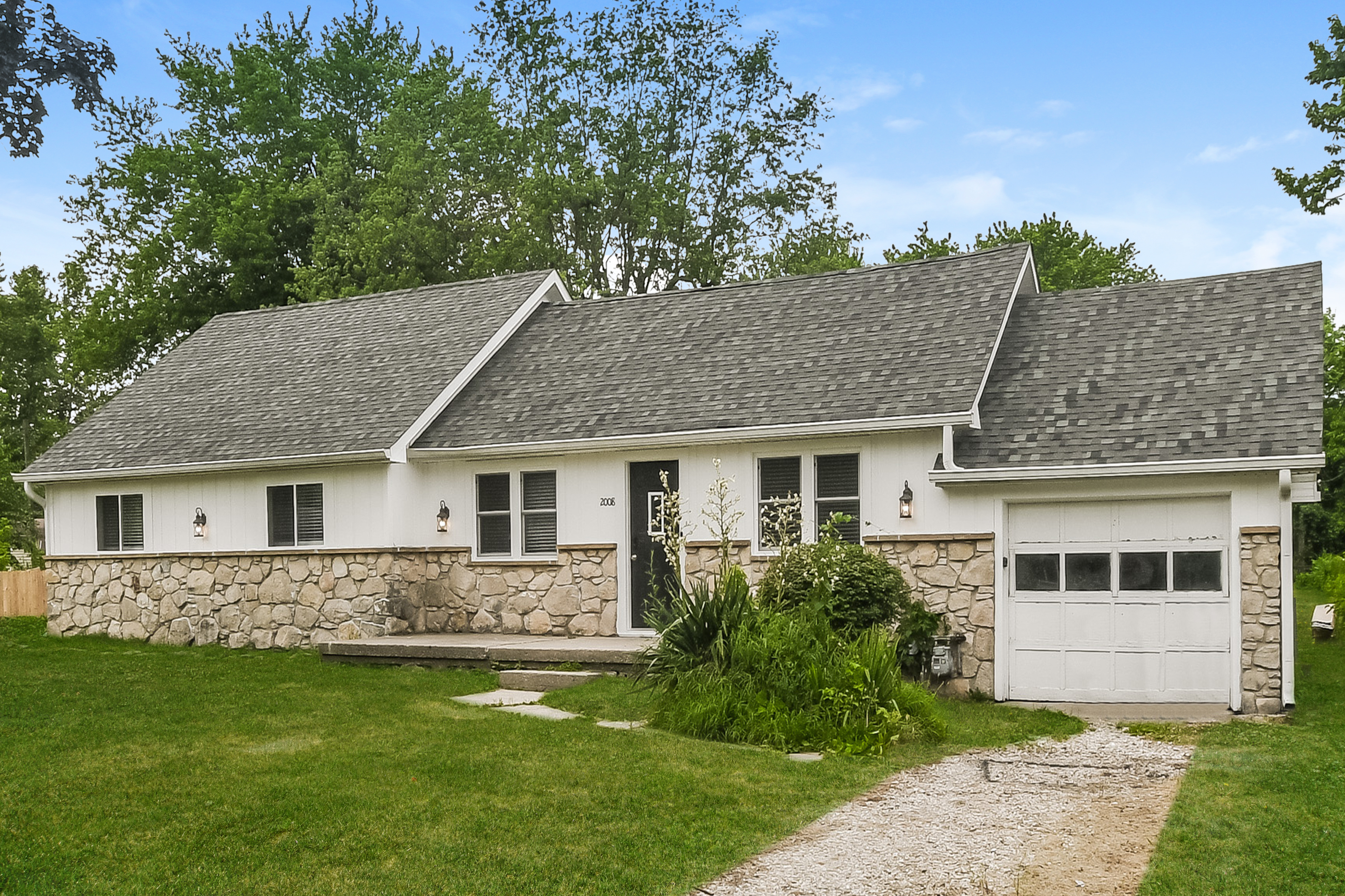 2008 N BAZIL AVE INDIANAPOLIS, IN 46219
